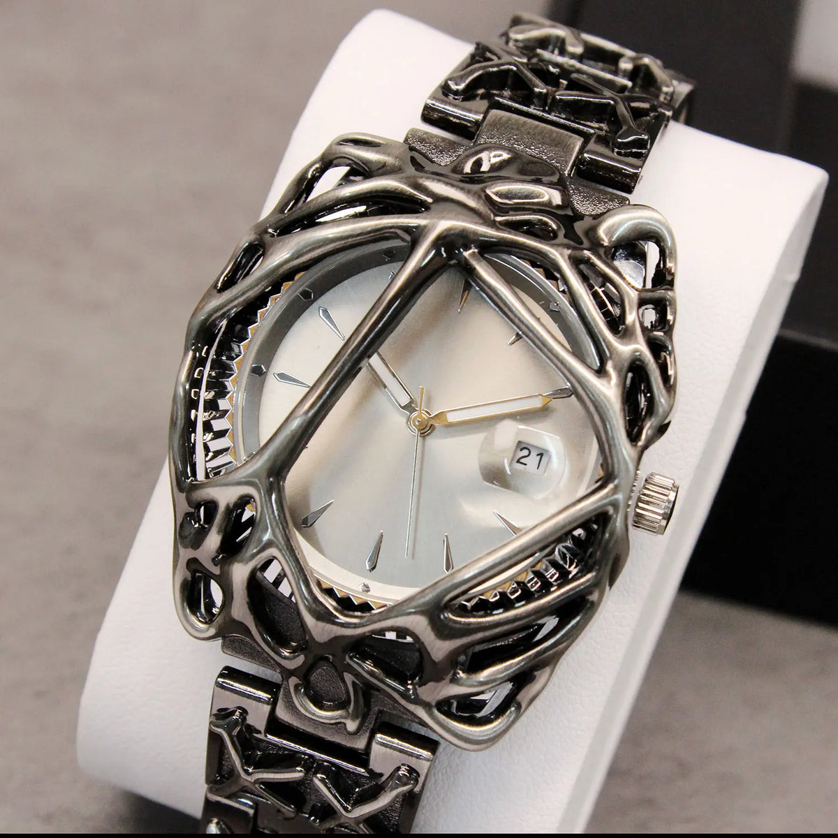 Spider Web Dial Y2K Retro Quartz Watch
